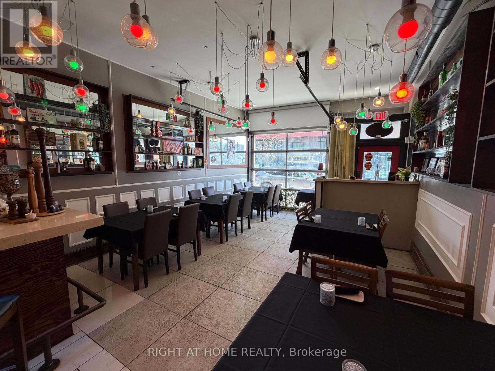 62 Dunlop Street W, Barrie, Ontario  L4N 1A4 - Photo 5 - S13033094