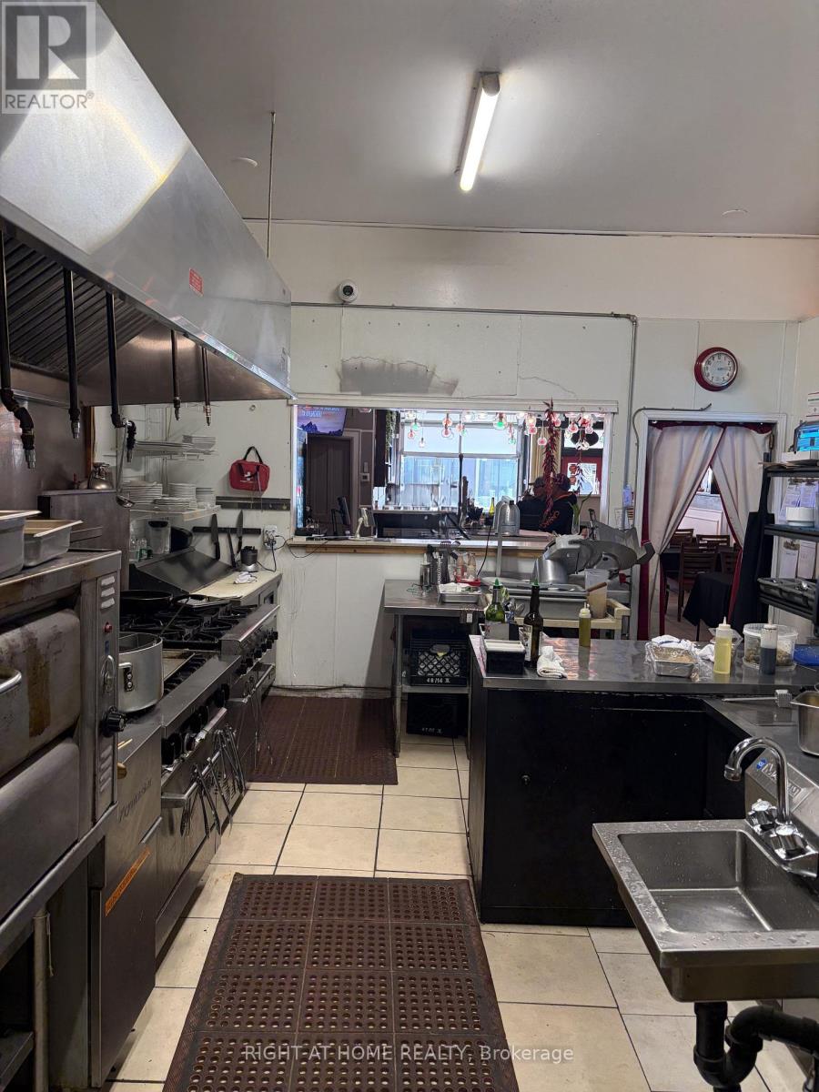 62 Dunlop Street W, Barrie, Ontario  L4N 1A4 - Photo 7 - S13033094