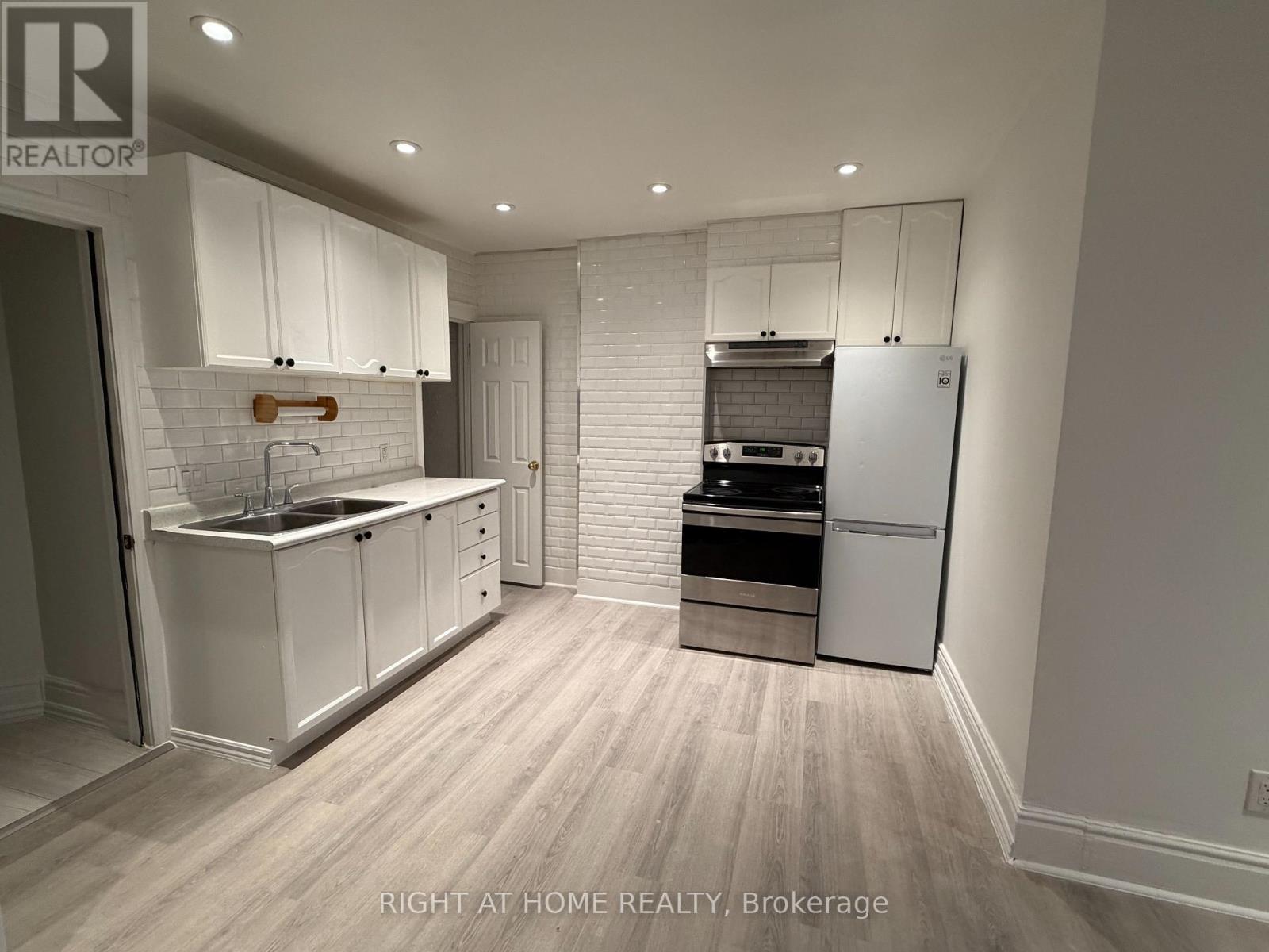 62 Dunlop Street W, Barrie, Ontario  L4N 1A4 - Photo 9 - S13033094