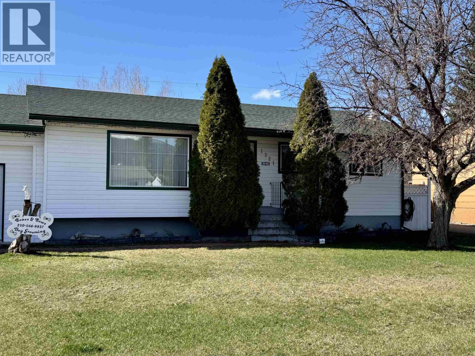 Valemount House for sale:  4 bedroom 2,480 sq.ft. (Listed 2025-12-01)