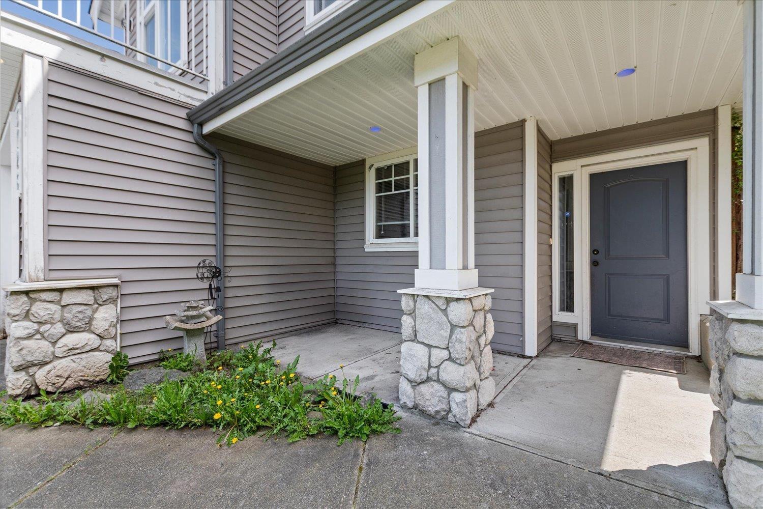5726 Kestrel Drive, Promontory, Chilliwack, British Columbia  V2R 0E7 - Photo 2 - R3115450