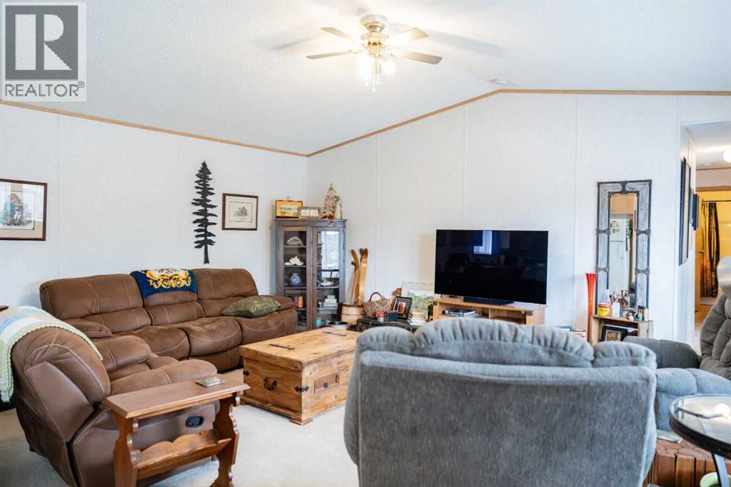 9, 145 East River Road, Hinton, Alberta  T7V 1S2 - Photo 3 - A2304989