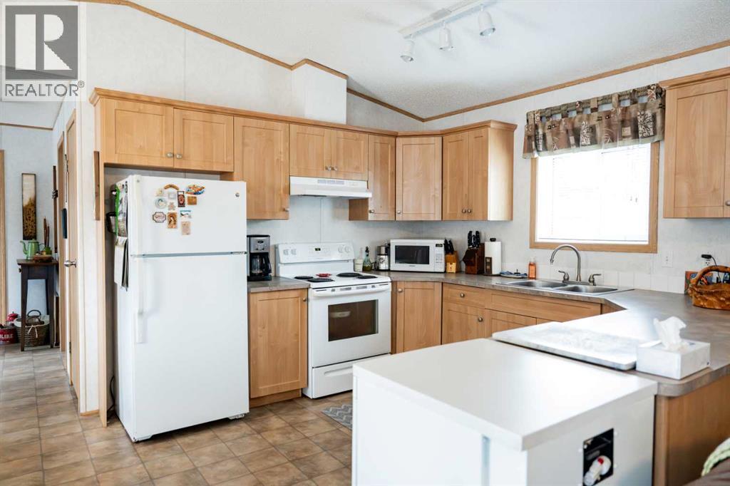 9, 145 East River Road, Hinton, Alberta  T7V 1S2 - Photo 6 - A2304989