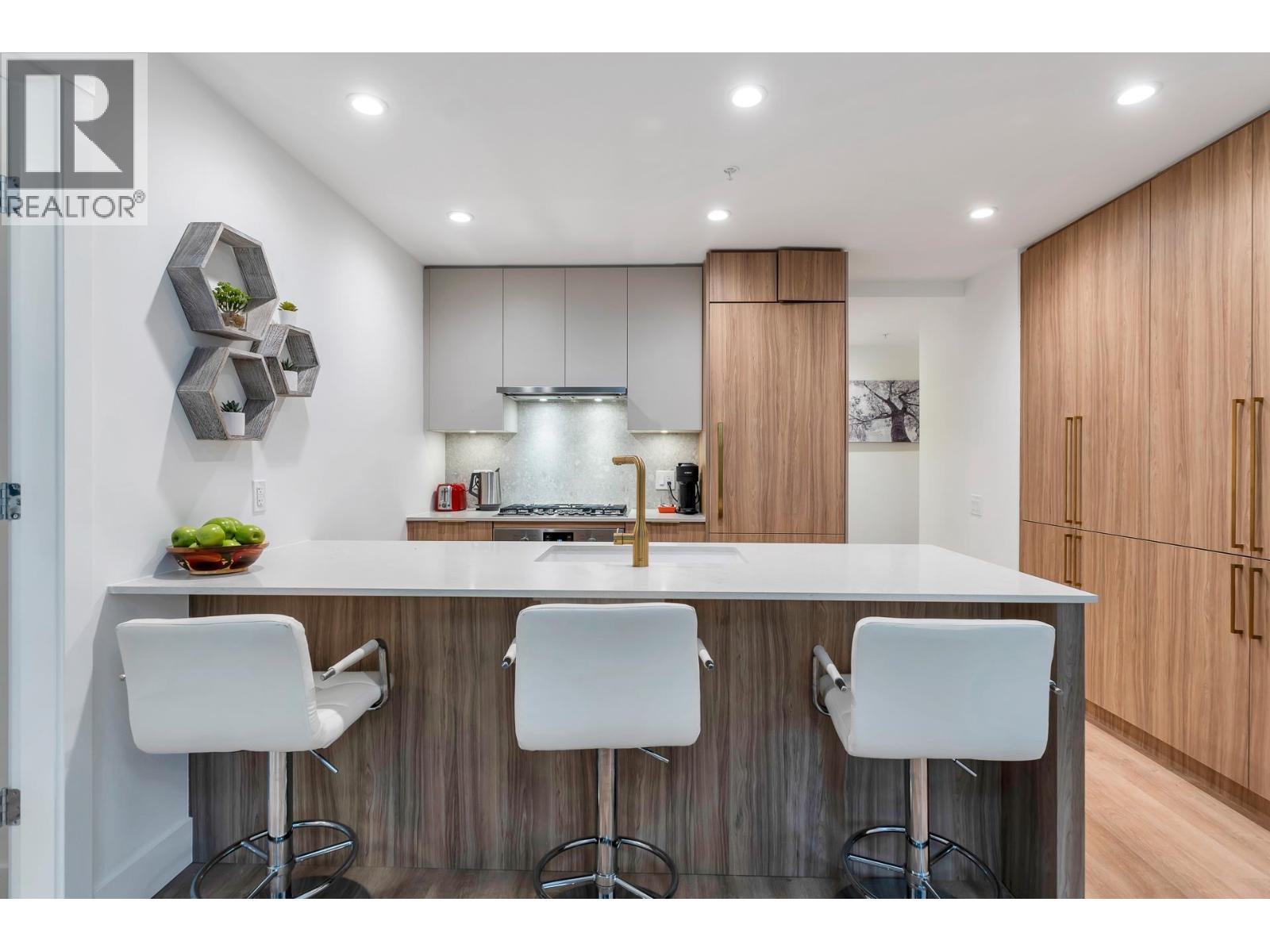 109 2325 Emery Court, North Vancouver, British Columbia  V7J 0E8 - Photo 5 - R3104646