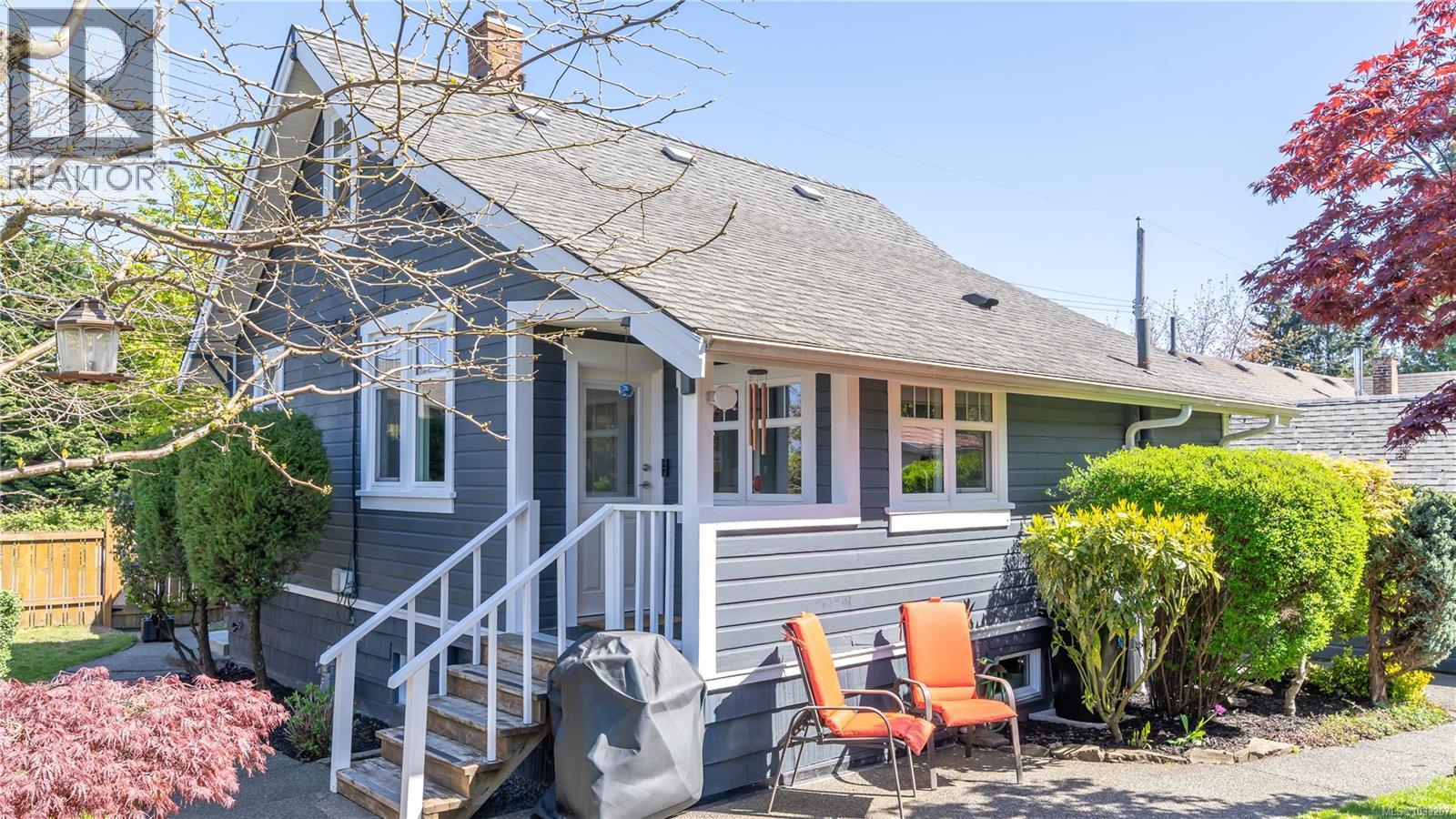 9628 Front St, Chemainus, British Columbia  V0R 1K3 - Photo 1 - 1033207