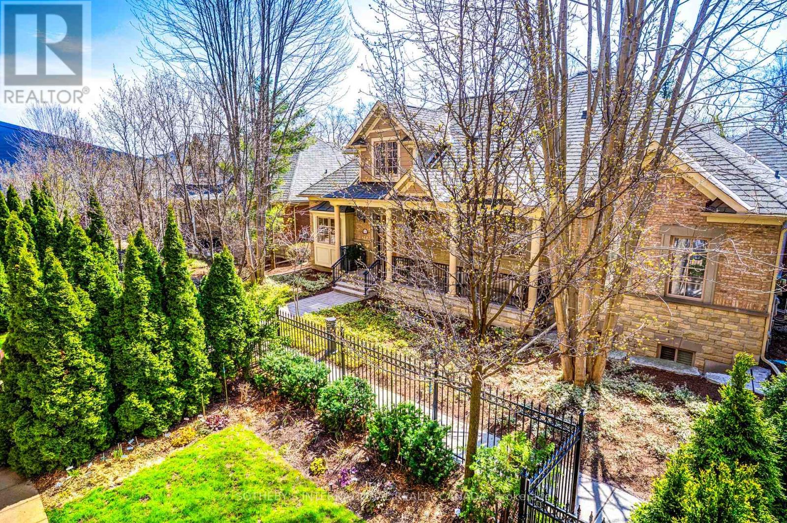 225 - 21 Burkebrook Place, Toronto, Ontario  M4G 0A2 - Photo 6 - C12886952