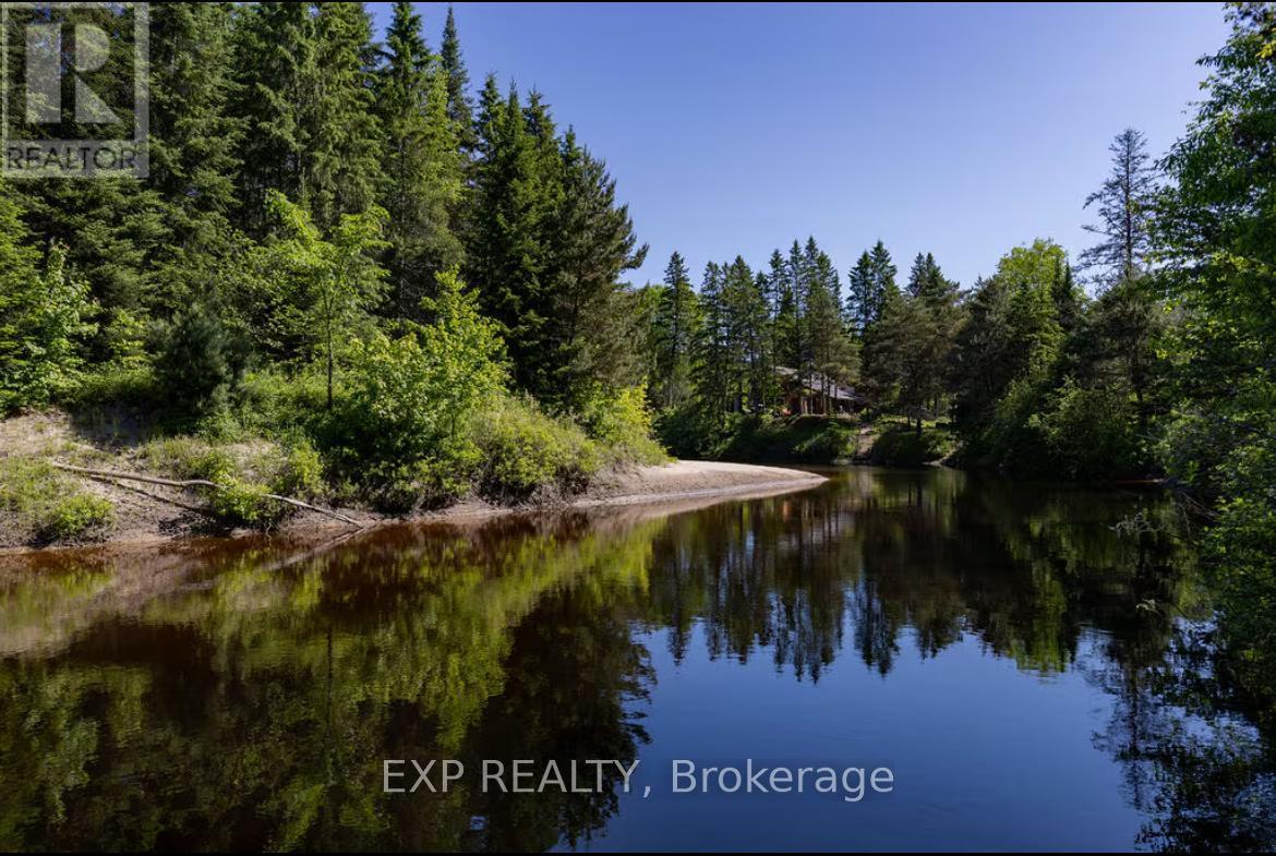 27 Groeger Road, Huntsville, Ontario  P1H 2J4 - Photo 18 - X12685234