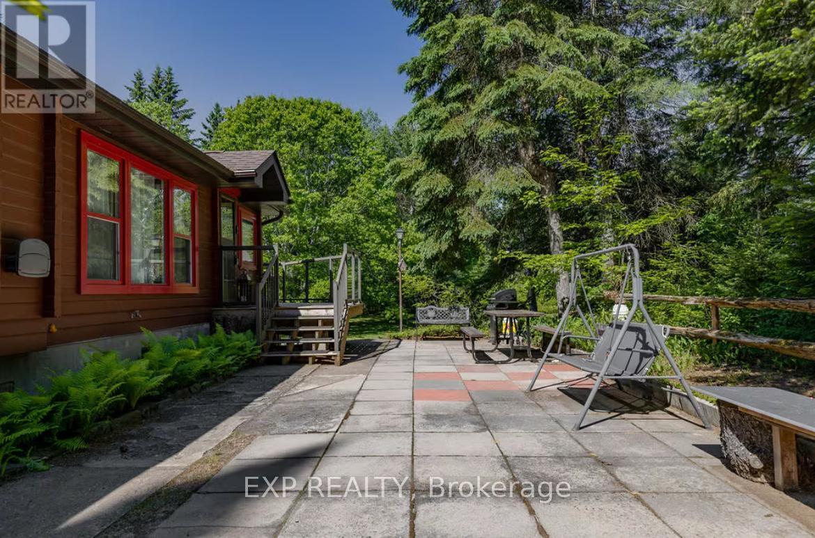 27 Groeger Road, Huntsville, Ontario  P1H 2J4 - Photo 9 - X12685234