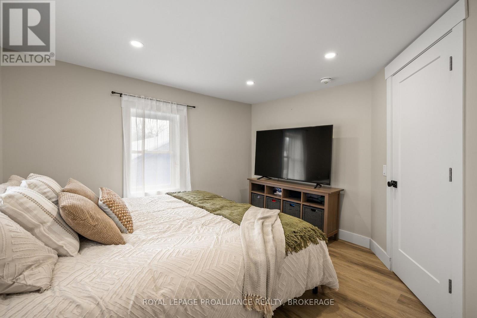 40 Elm Street, Gananoque, Ontario  K7G 2S7 - Photo 20 - X12728462