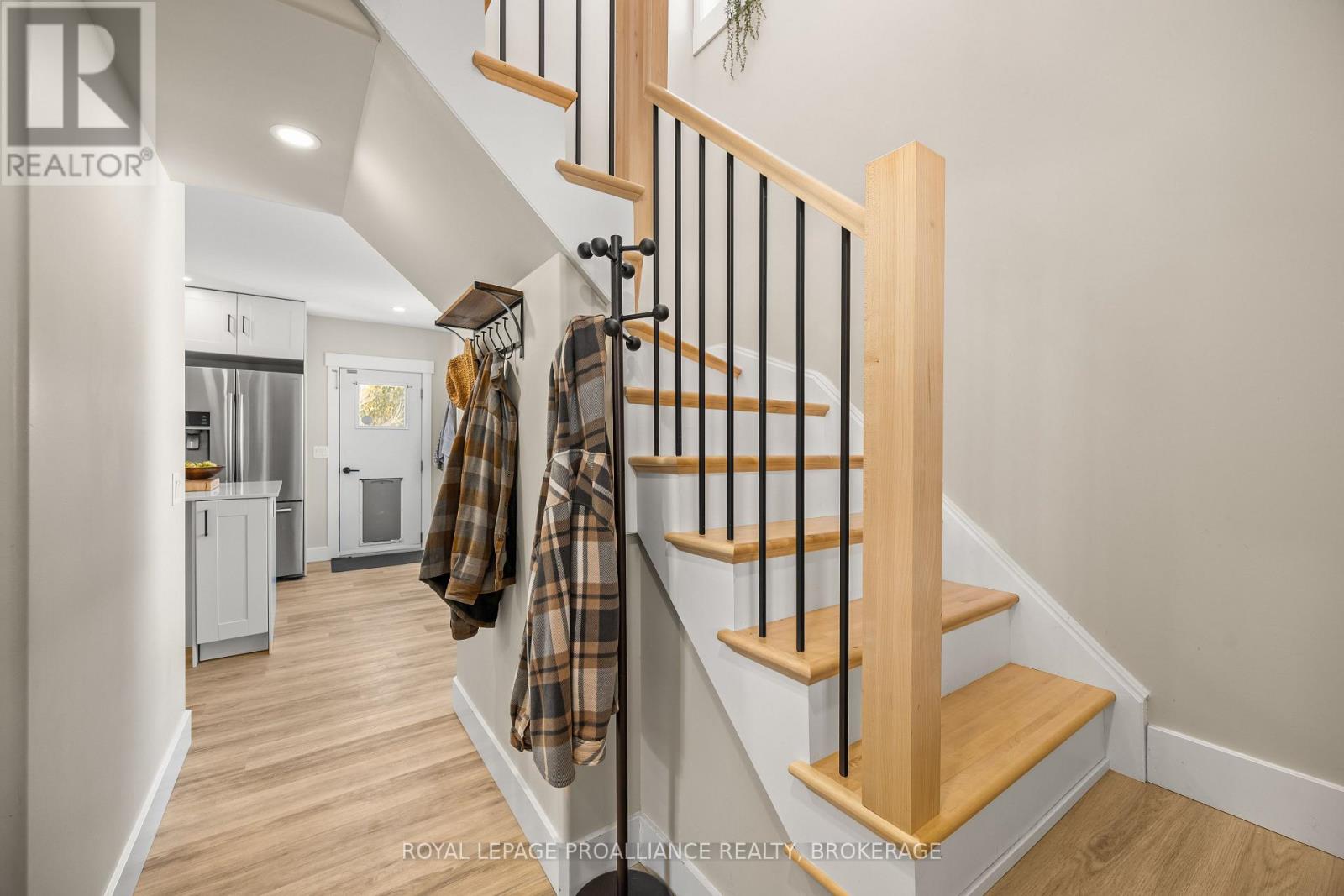 40 Elm Street, Gananoque, Ontario  K7G 2S7 - Photo 4 - X12728462