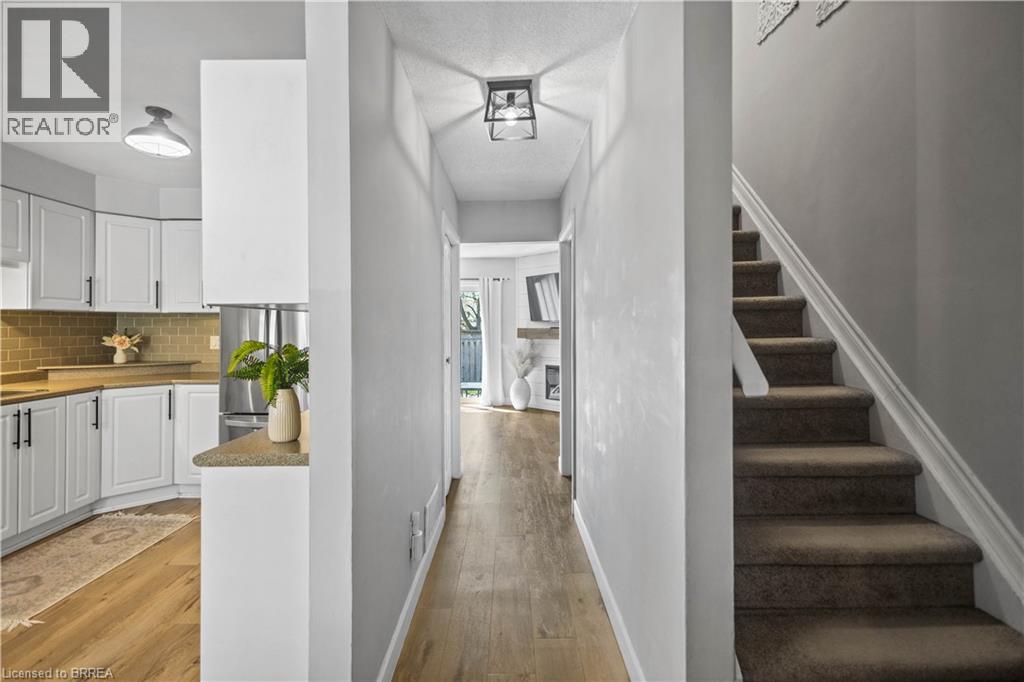 149 Brantwood Park Road Unit# F, Brantford, Ontario  N3P 1X9 - Photo 3 - 40823047