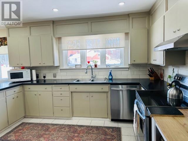 112 Upton Rd, Sault Ste. Marie, Ontario  P6A 3W1 - Photo 12 - SM260494