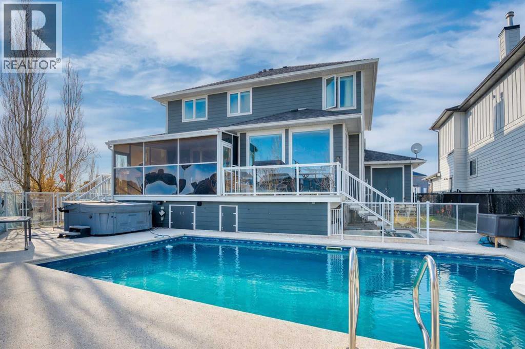 392 Rainbow Falls Way, Chestermere, Alberta  T1X 1S6 - Photo 10 - A2293151