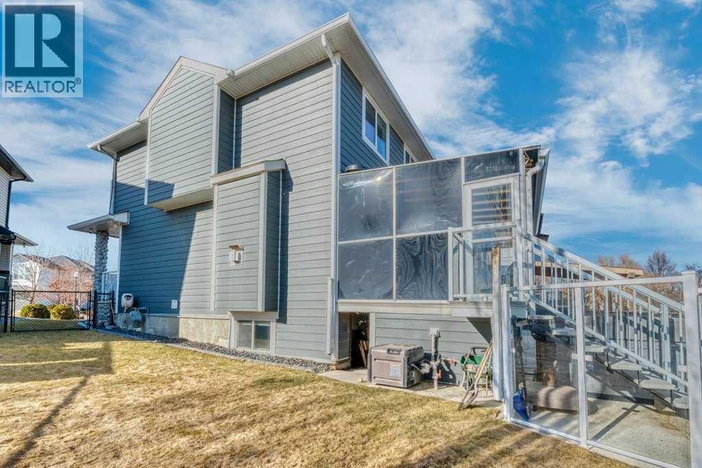 392 Rainbow Falls Way, Chestermere, Alberta  T1X 1S6 - Photo 4 - A2293151