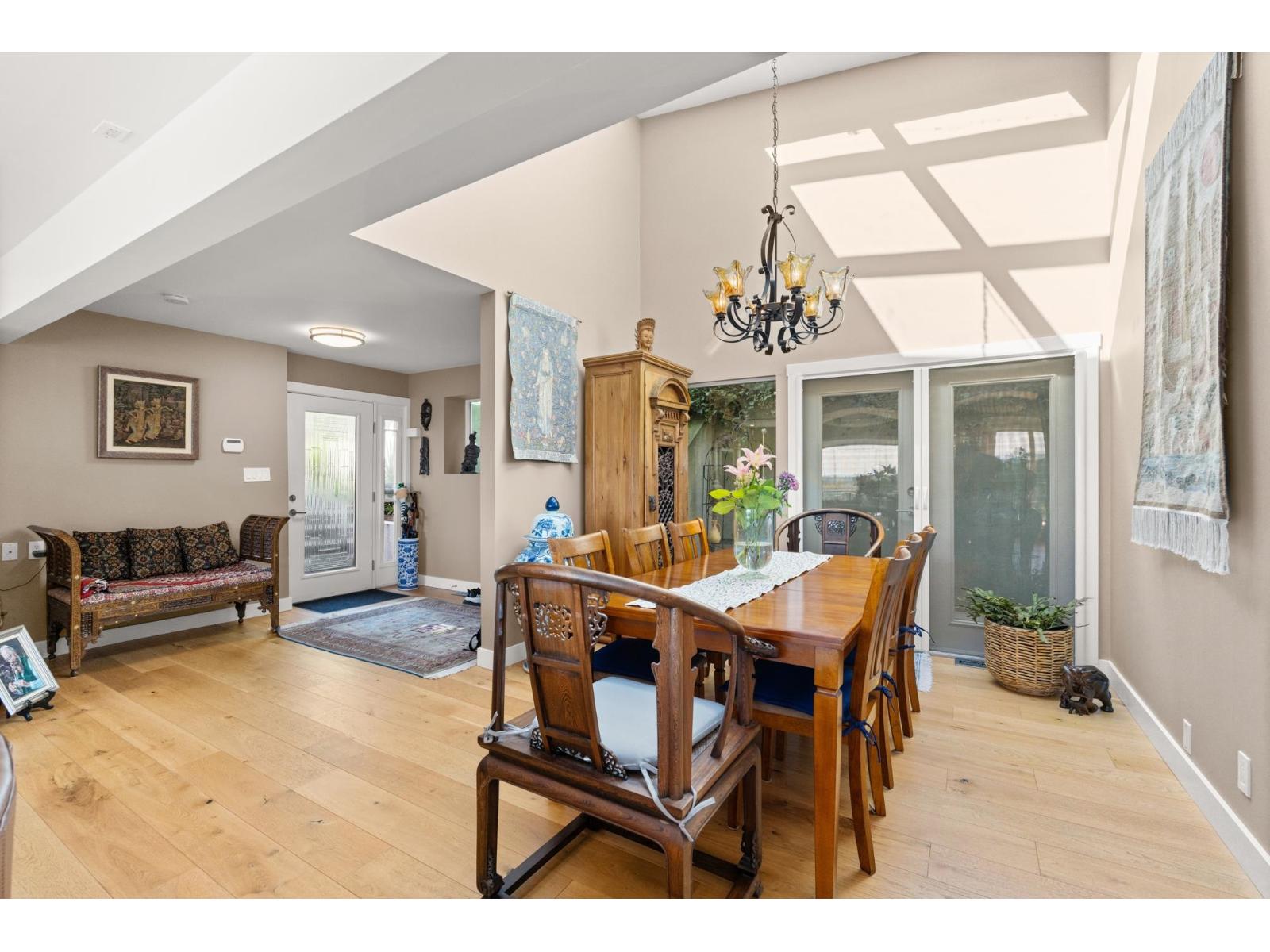 15535 Royal Avenue, White Rock, British Columbia  V4B 1N5 - Photo 5 - R3110188