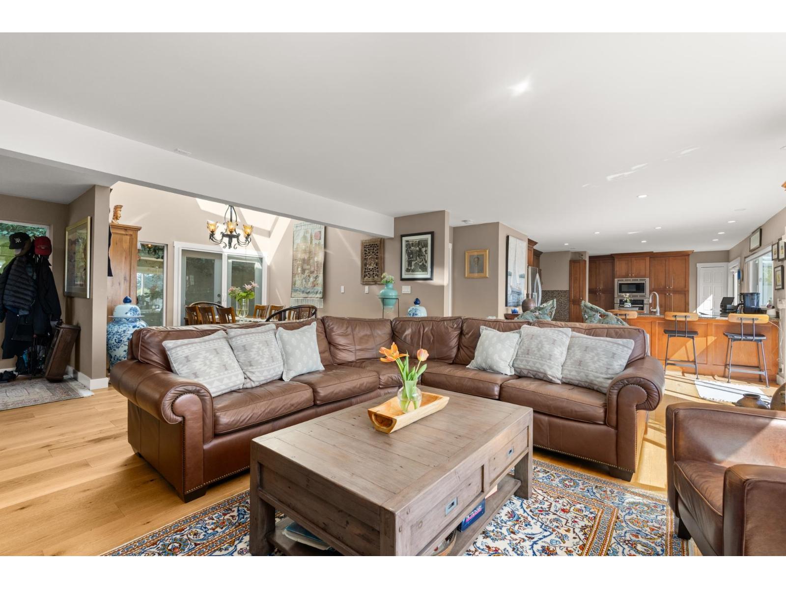 15535 Royal Avenue, White Rock, British Columbia  V4B 1N5 - Photo 10 - R3110188