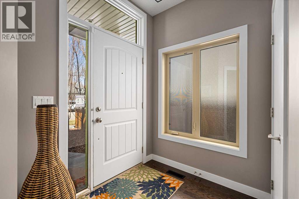 521 9 Avenue NE, Calgary, Alberta  T2E 0W2 - Photo 3 - A2294400