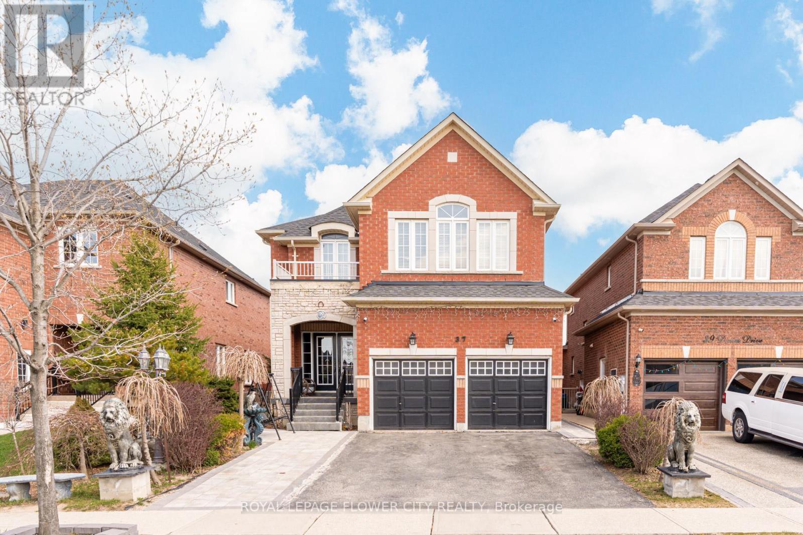 37 DENIM DRIVE, Brampton, Ontario