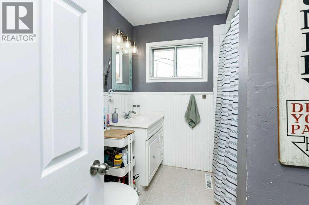 5209 Wilson Street, Blackfalds, Alberta  T0M 0J0 - Photo 11 - A2304507