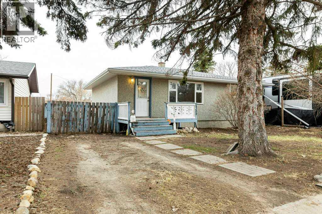 5209 Wilson Street, Blackfalds, Alberta  T0M 0J0 - Photo 1 - A2304507