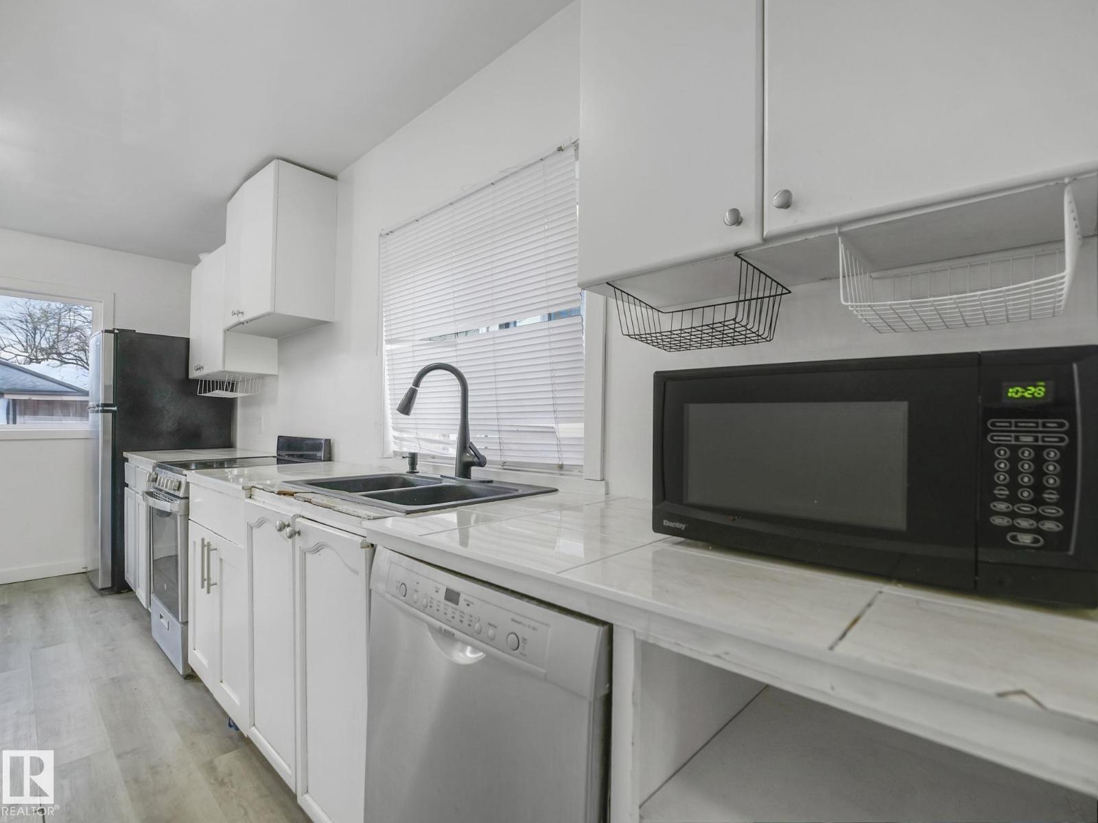 9632 106a Av Nw, Edmonton, Alberta  T5H 0T2 - Photo 16 - E4484259