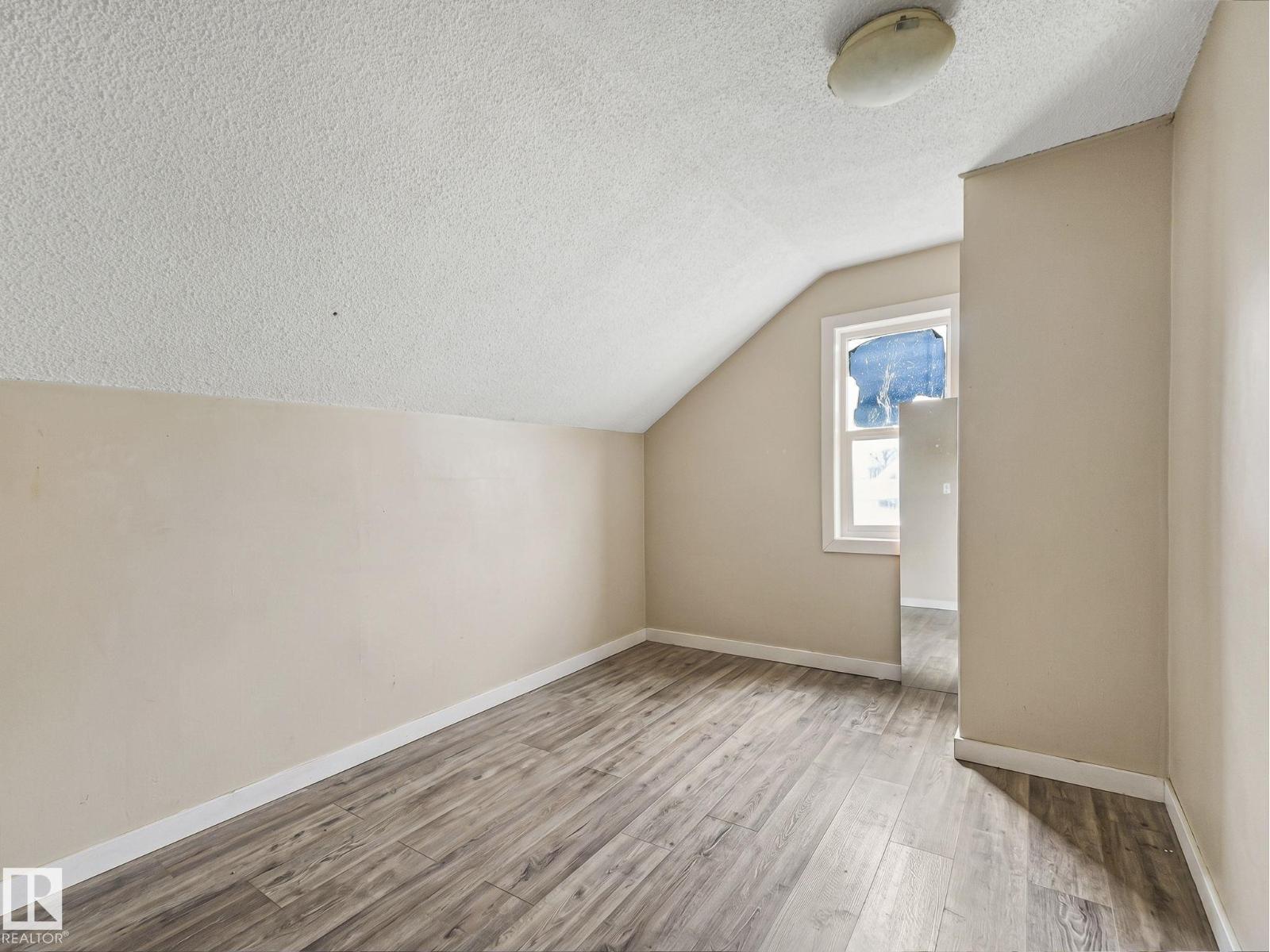 9632 106a Av Nw, Edmonton, Alberta  T5H 0T2 - Photo 35 - E4484259