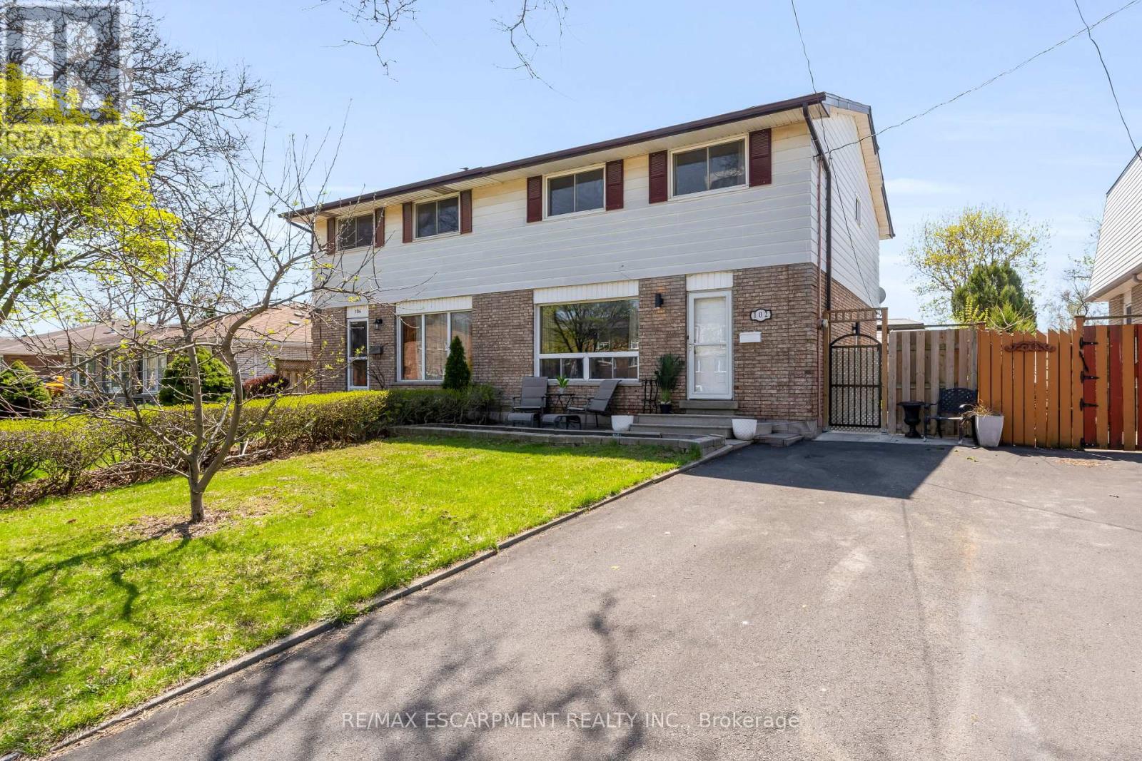 102 BERKINDALE DRIVE, Hamilton, Ontario