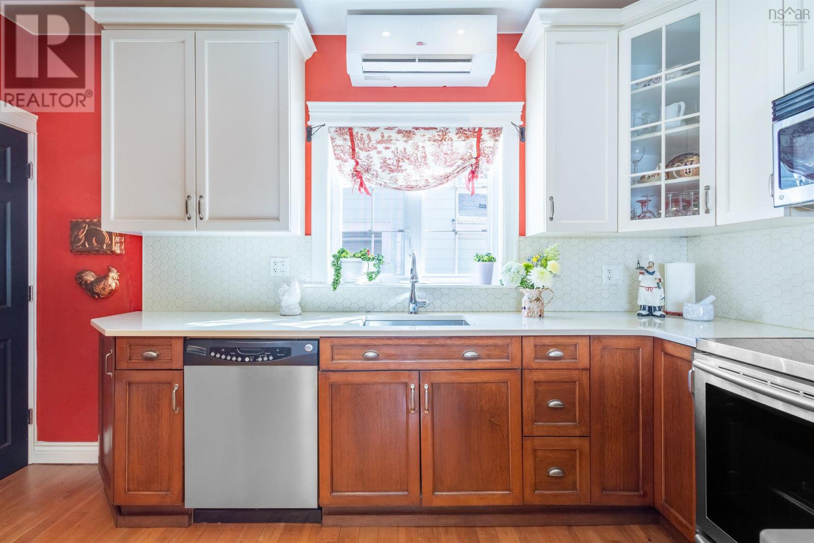 102 Crescent Street, B1s 2z8 Street, Sydney, Nova Scotia  B1S 2Z8 - Photo 4 - 202608621