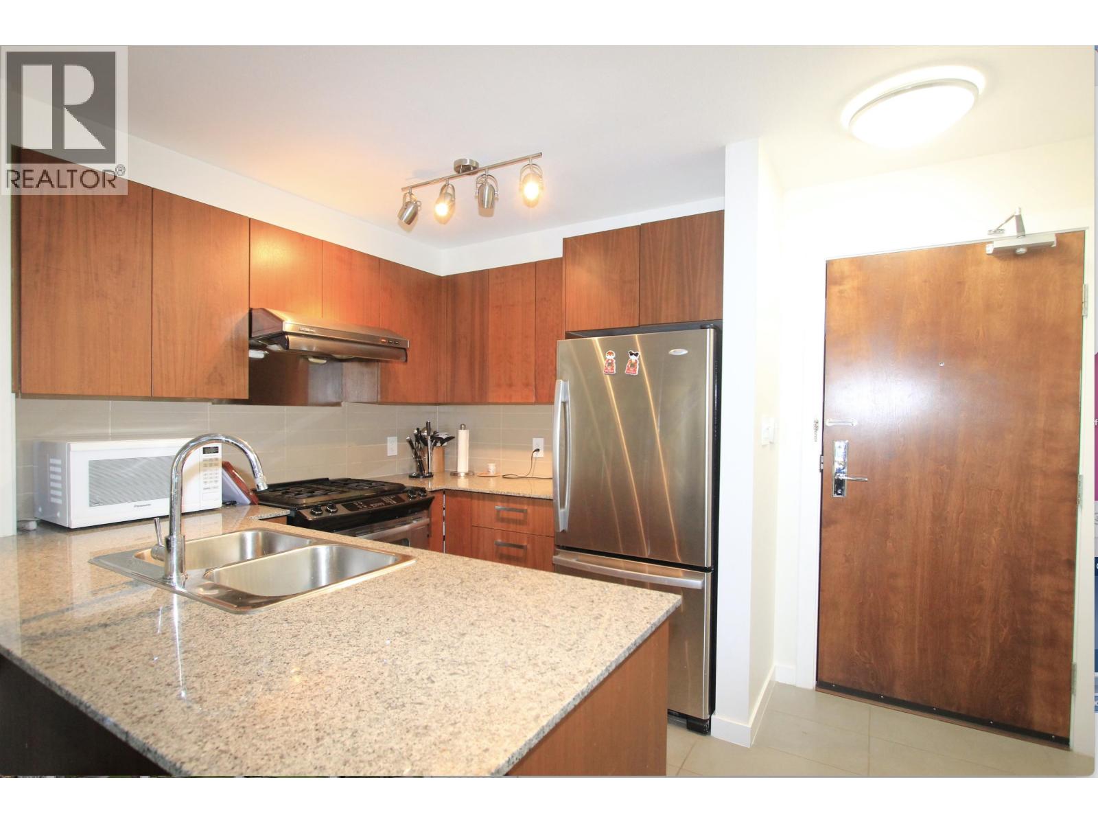 115 5775 Irmin Street, Burnaby, British Columbia  V5J 0C3 - Photo 2 - R3088682