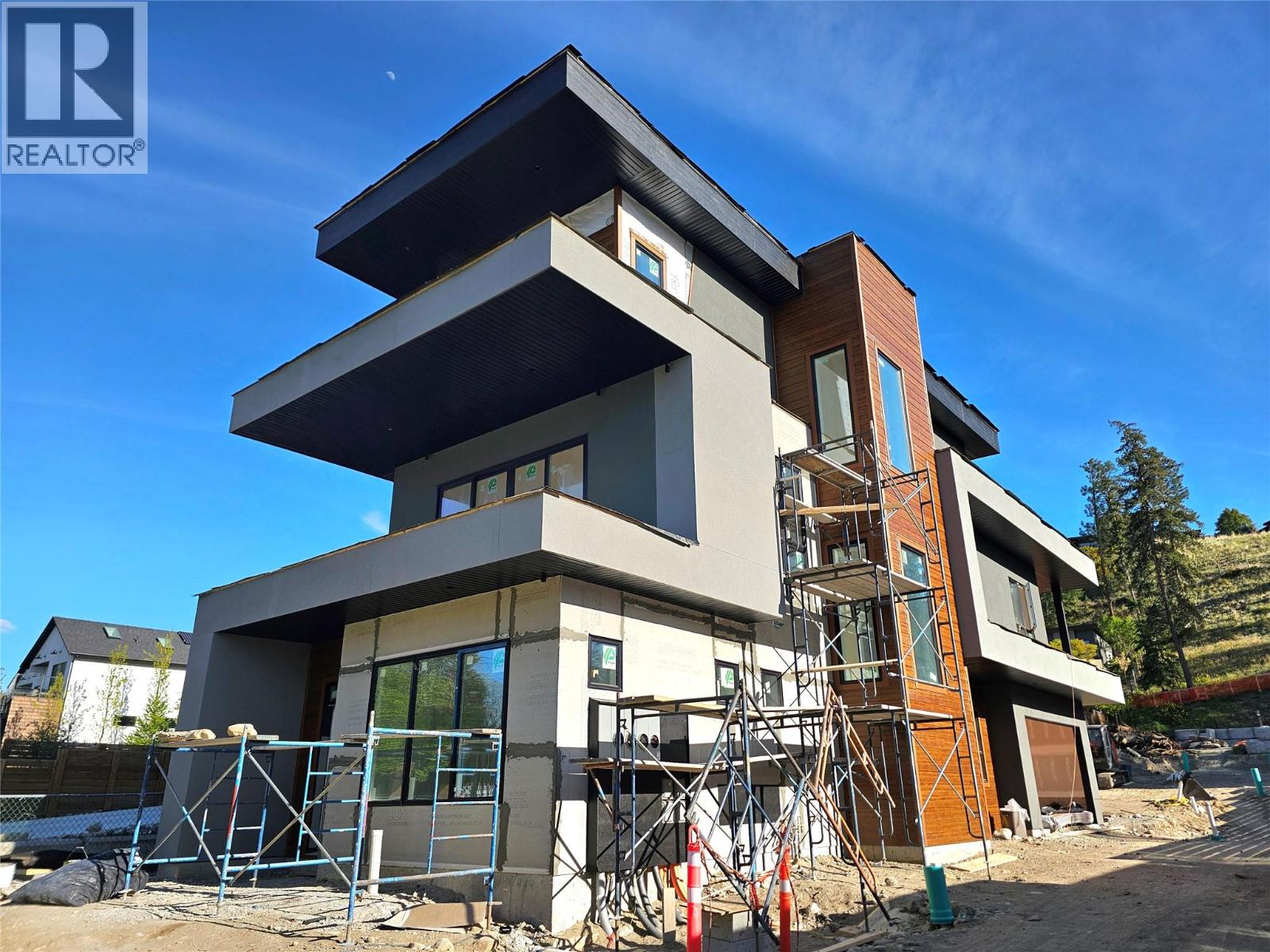 757 Barnaby Road Unit# 1, Kelowna, British Columbia