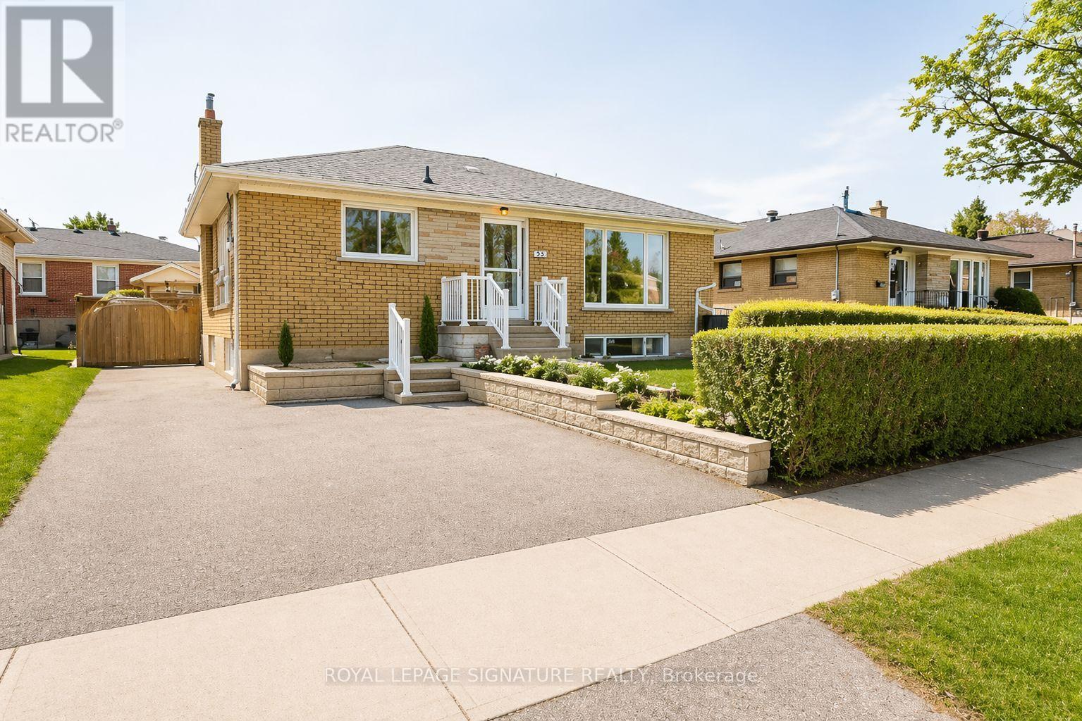 18 INDEPENDENCE DRIVE, Toronto, Ontario