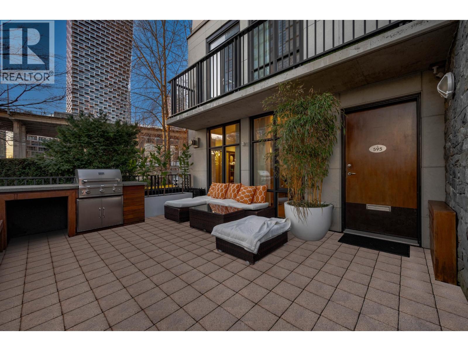 595 Beach Crescent, Vancouver, British Columbia  V6Z 3E4 - Photo 4 - R3115815