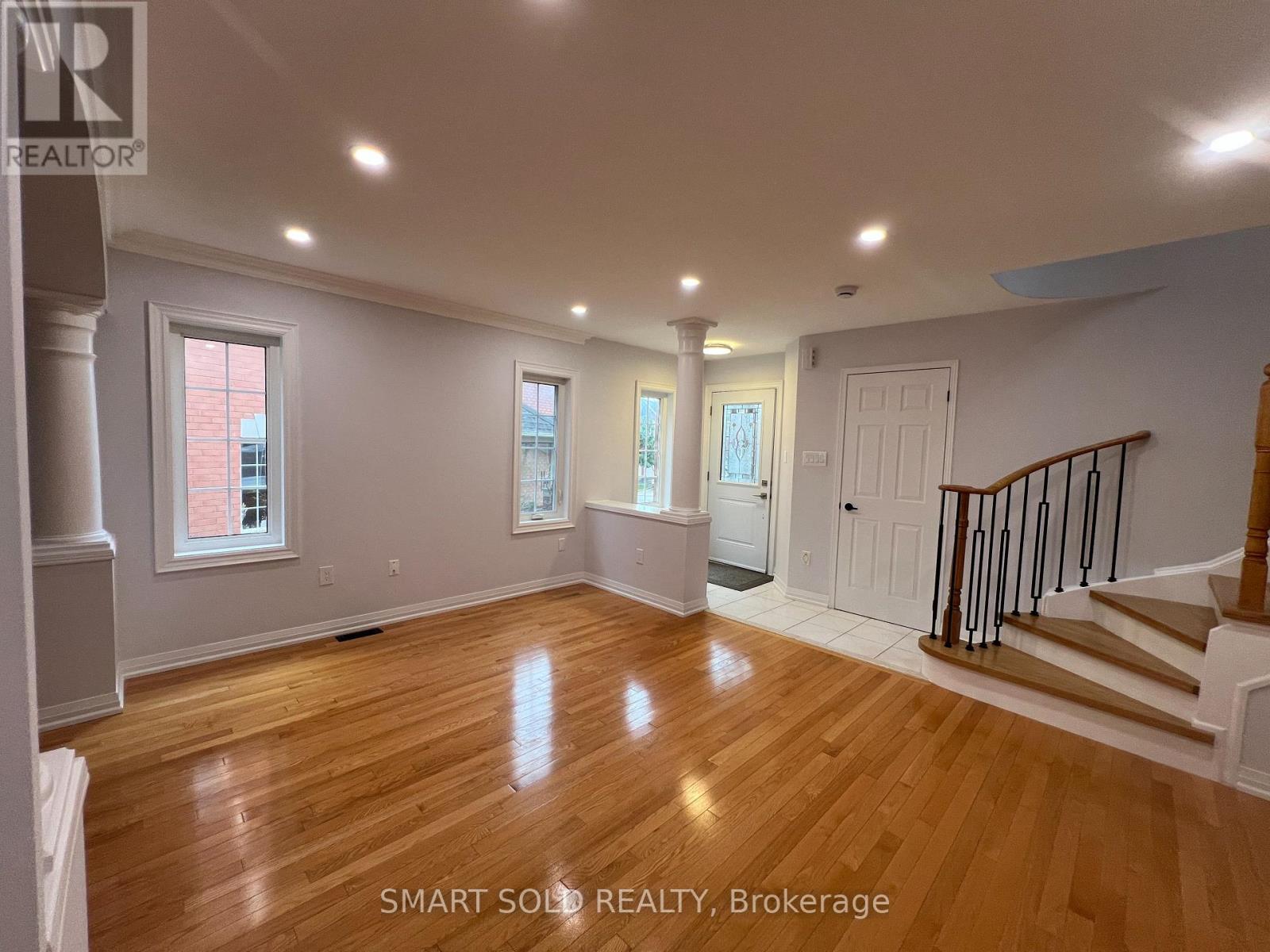 15 FUTURA AVENUE, Richmond Hill, Ontario