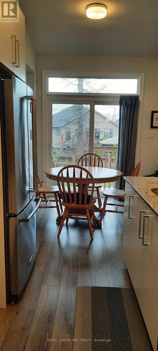 16 Paradise Grove, Niagara-On-The-Lake, Ontario  L0S 1T0 - Photo 2 - X13012808