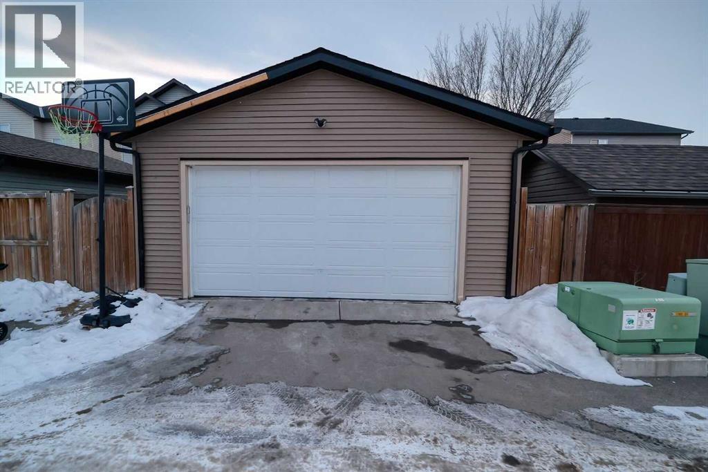 303 Saddlebrook Way NE, Calgary, Alberta  T3J 0B4 - Photo 27 - A2288192