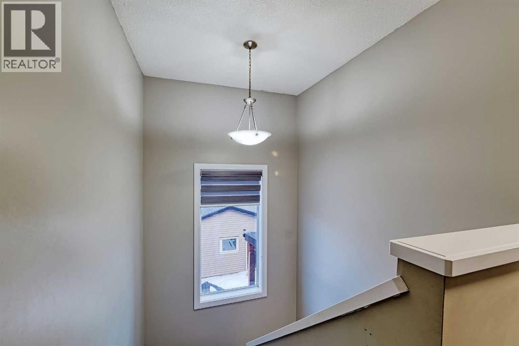 303 Saddlebrook Way NE, Calgary, Alberta  T3J 0B4 - Photo 11 - A2288192