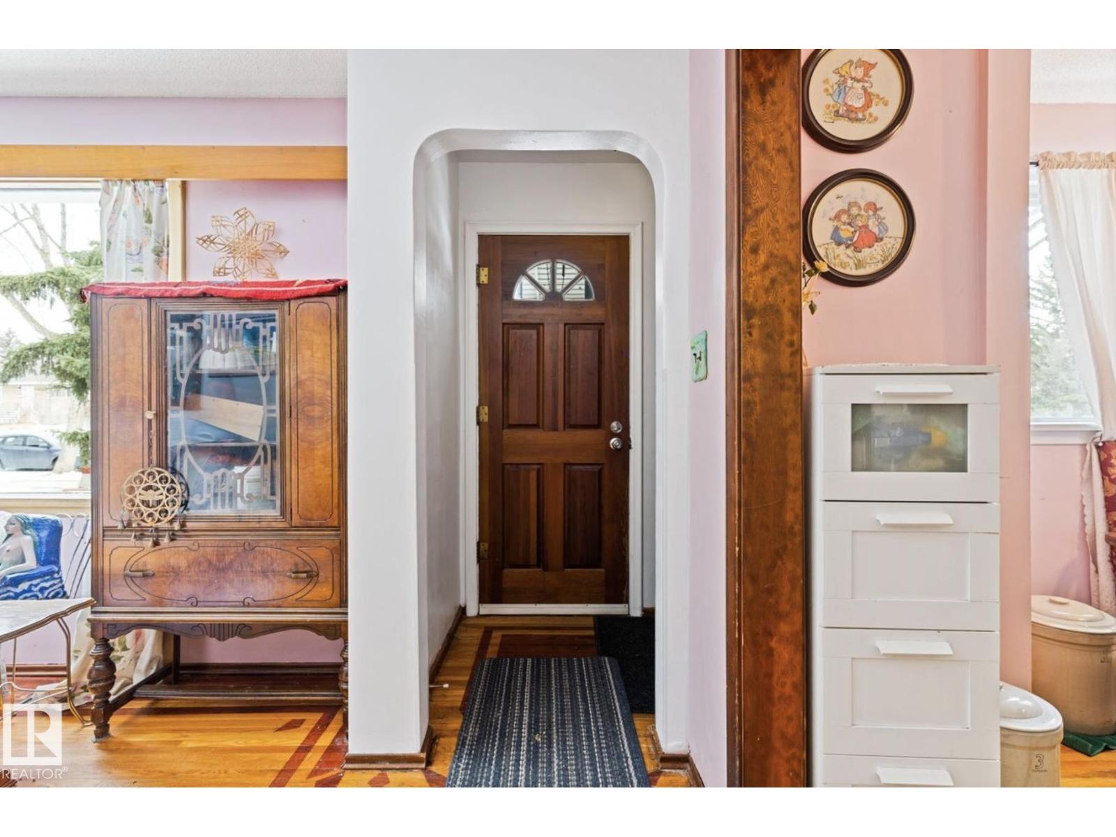 7703 77 Avenue Nw, Edmonton, Alberta  T6C 0K6 - Photo 5 - E4484262