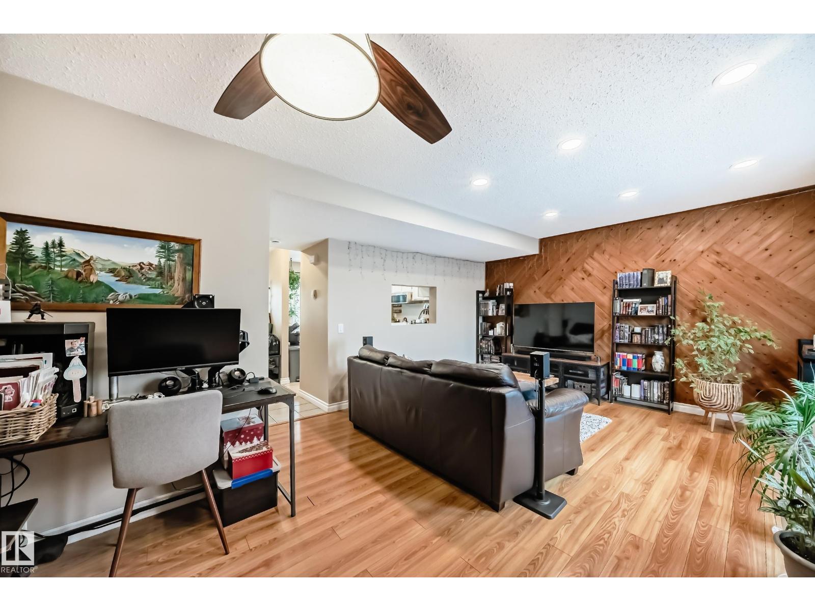 3207 139 Av Nw, Edmonton, Alberta  T5Y 1T2 - Photo 12 - E4484264