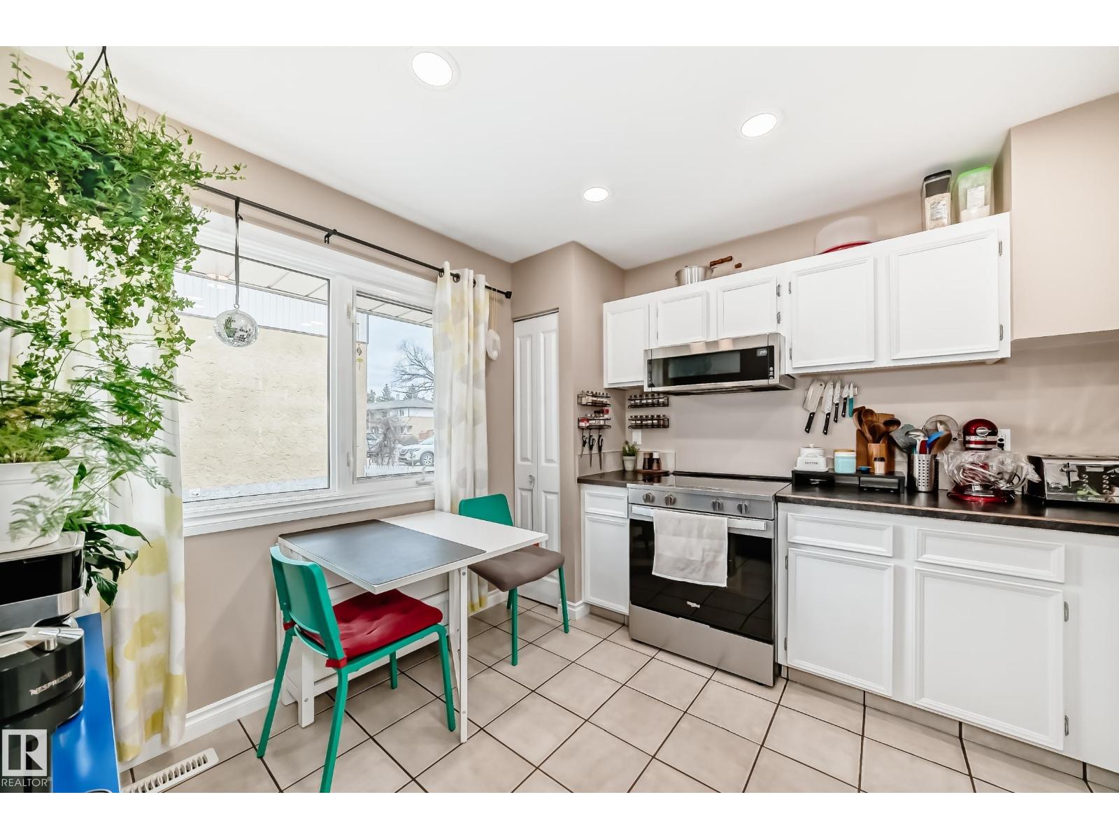 3207 139 Av Nw, Edmonton, Alberta  T5Y 1T2 - Photo 9 - E4484264