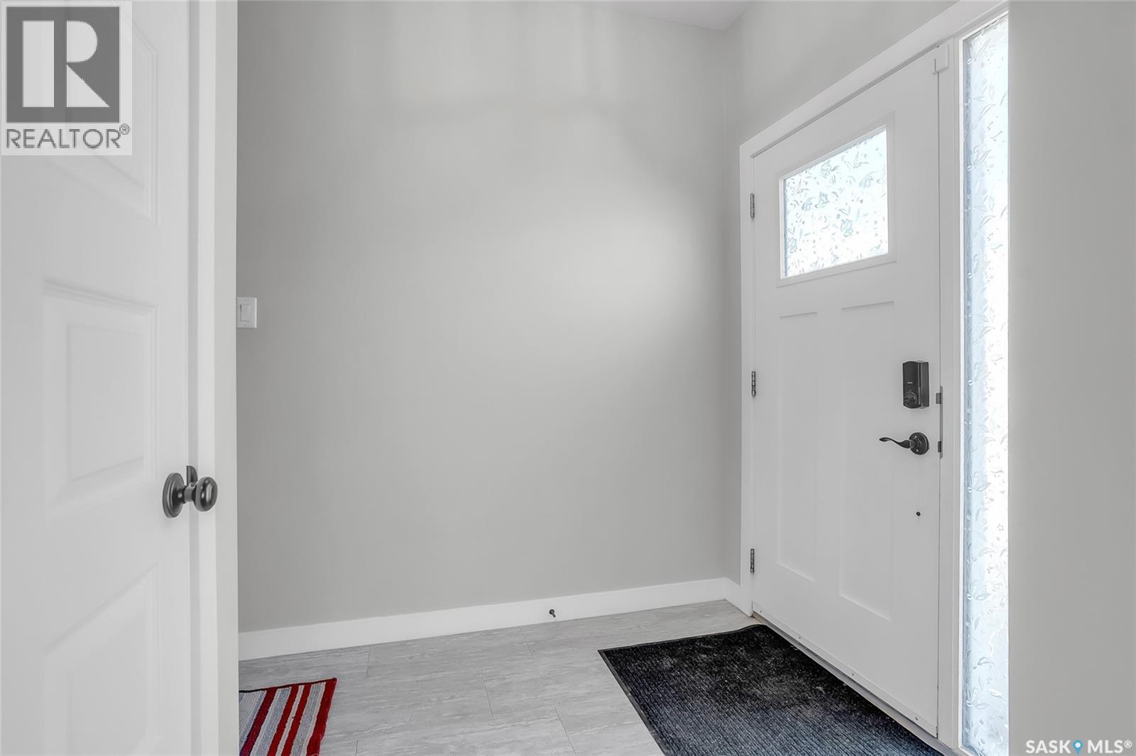 608 Brighton Gate, Saskatoon, Saskatchewan  S7V 0V5 - Photo 3 - SK033894