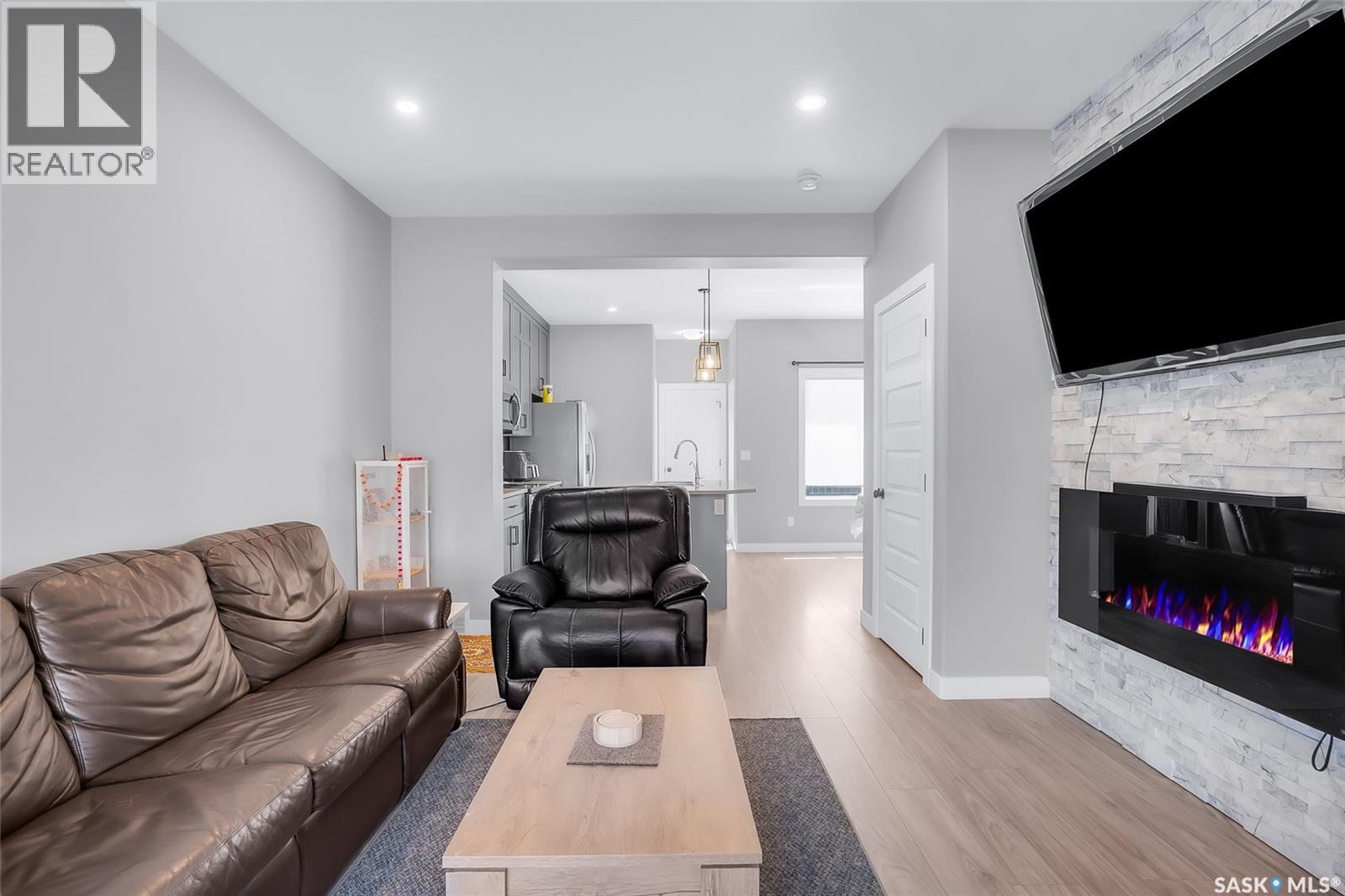 608 Brighton Gate, Saskatoon, Saskatchewan  S7V 0V5 - Photo 5 - SK033894