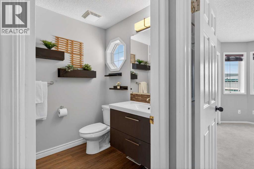 14744 Mt Mckenzie Drive SE, Calgary, Alberta  T2Z 2V1 - Photo 20 - A2303004