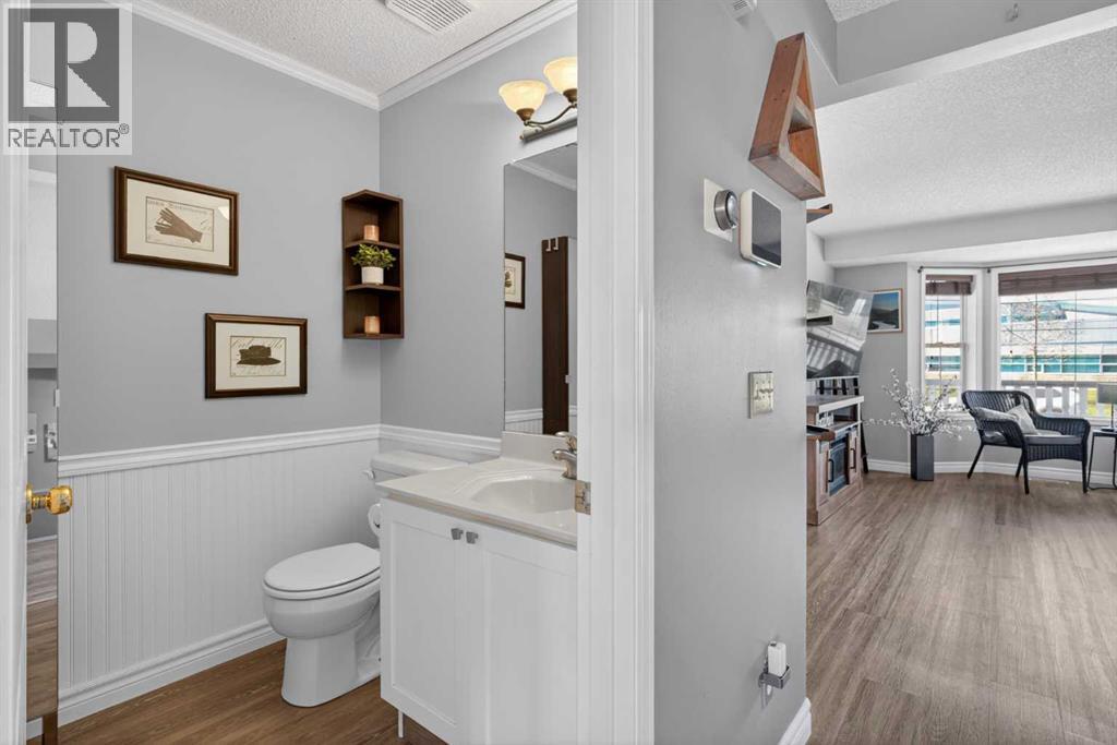 14744 Mt Mckenzie Drive SE, Calgary, Alberta  T2Z 2V1 - Photo 9 - A2303004