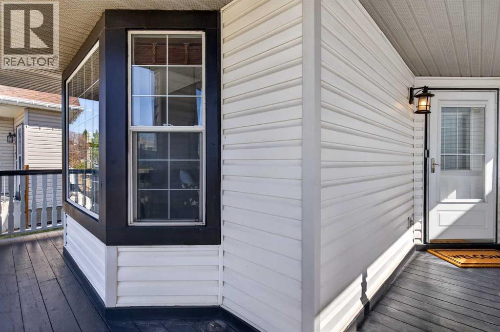 14744 Mt Mckenzie Drive SE, Calgary, Alberta  T2Z 2V1 - Photo 2 - A2303004