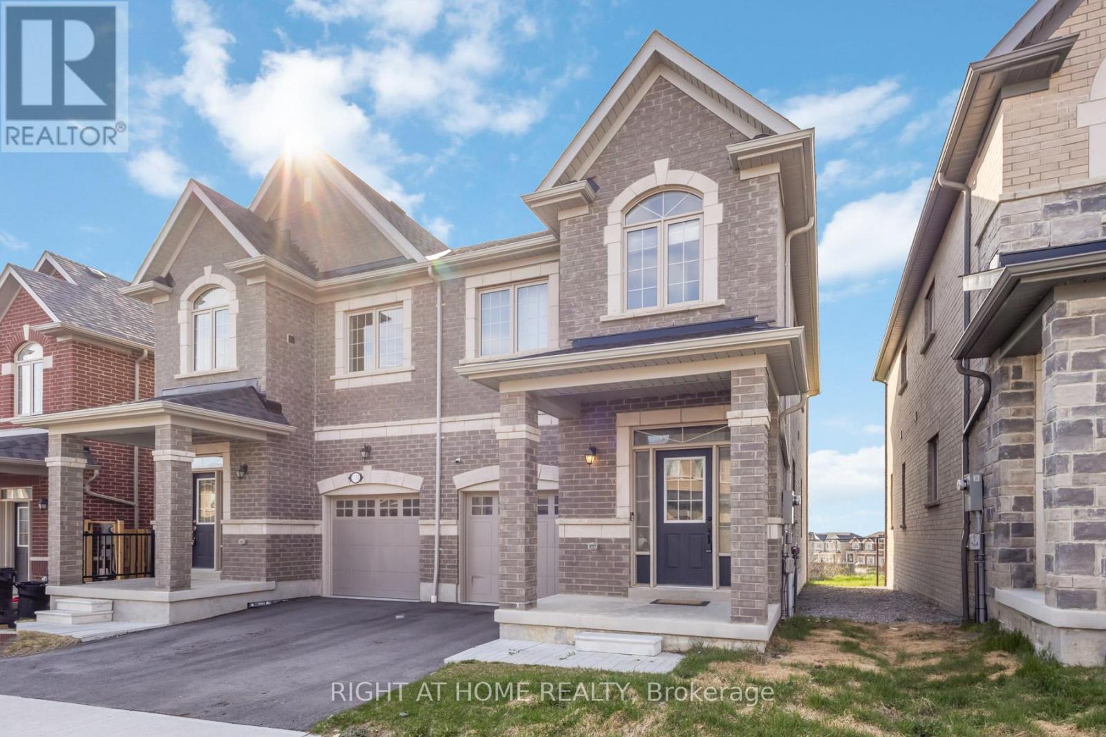 1111 Skyridge Boulevard, Pickering, Ontario  L1X 0M8 - Photo 3 - E13044458