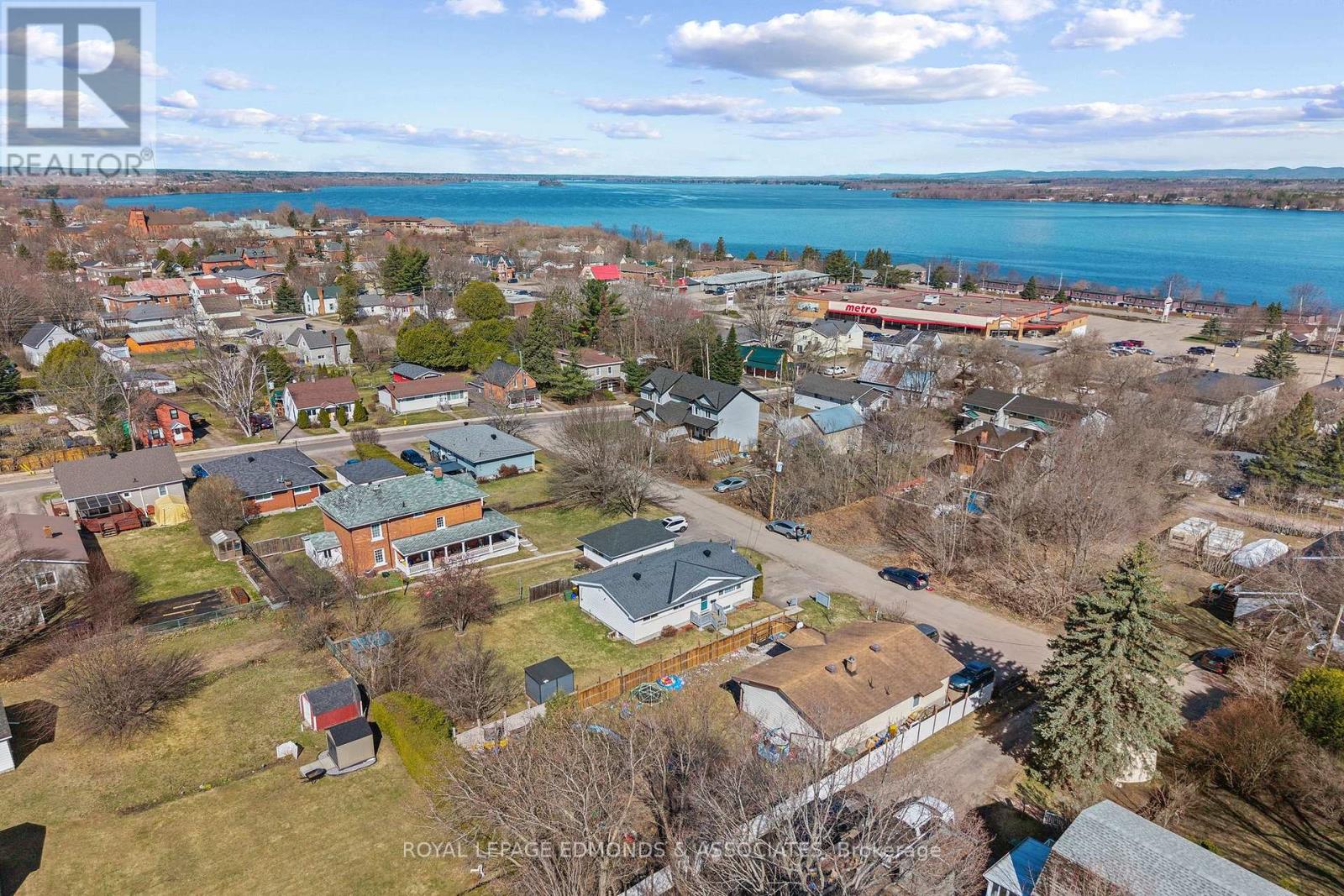 498 Estelle Street, Pembroke, Ontario  K8A 3G8 - Photo 2 - X13045106