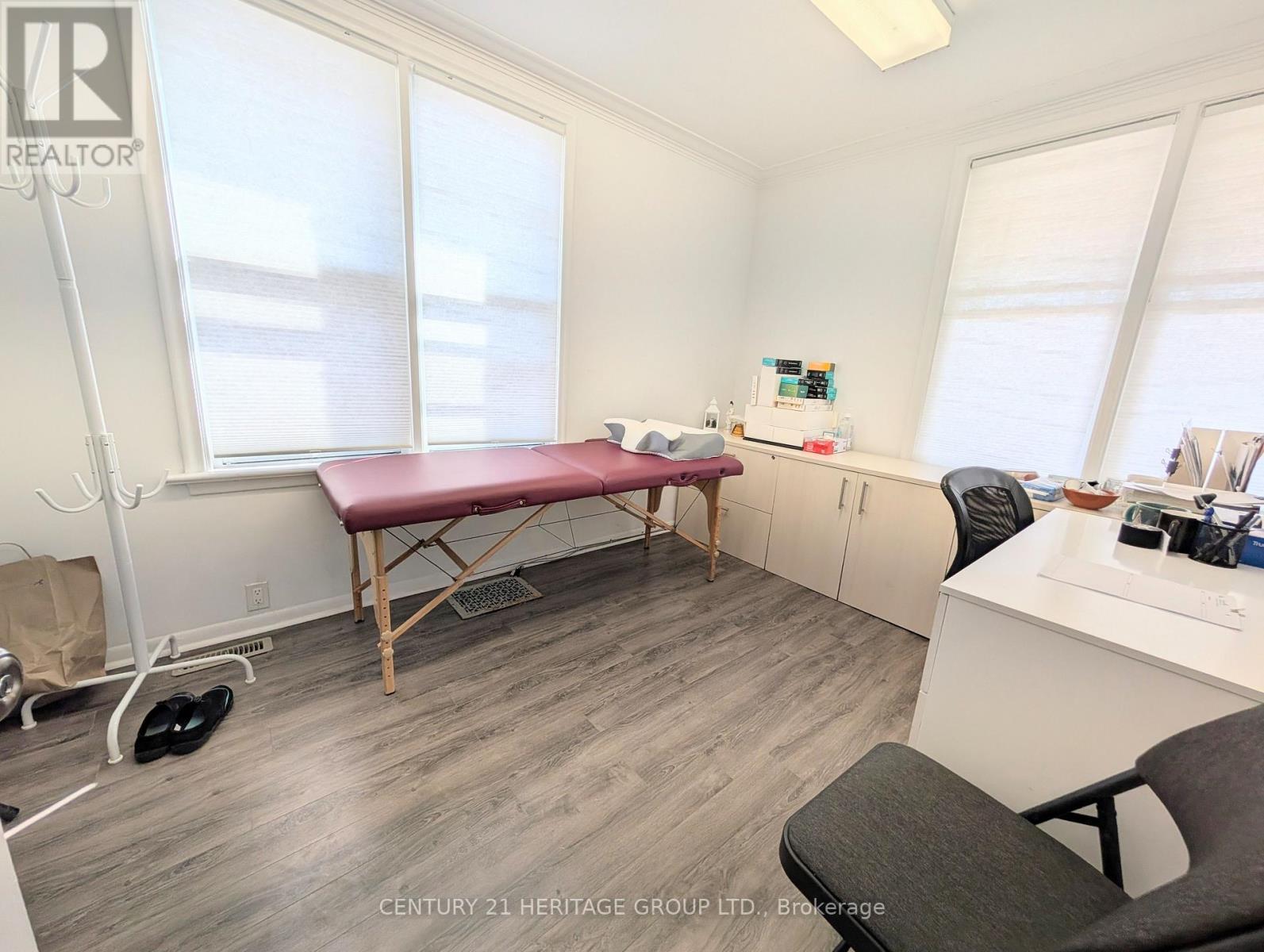 58 Major Mackenzie Drive E, Richmond Hill, Ontario  L4C 1G9 - Photo 2 - N13045158