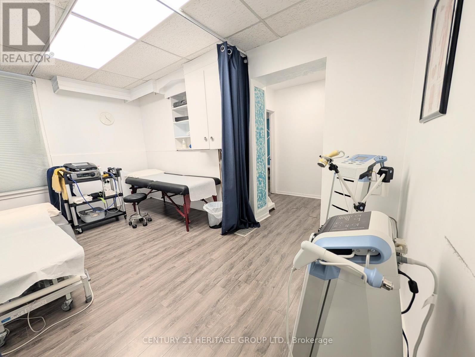 58 Major Mackenzie Drive E, Richmond Hill, Ontario  L4C 1G9 - Photo 8 - N13045158