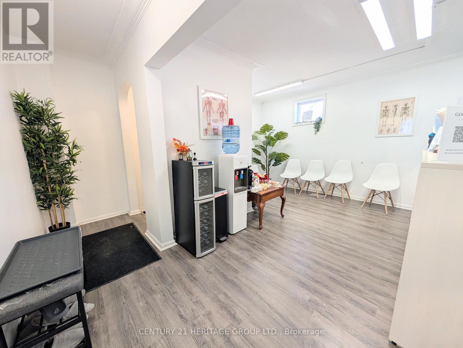 58 Major Mackenzie Drive E, Richmond Hill, Ontario  L4C 1G9 - Photo 9 - N13045158