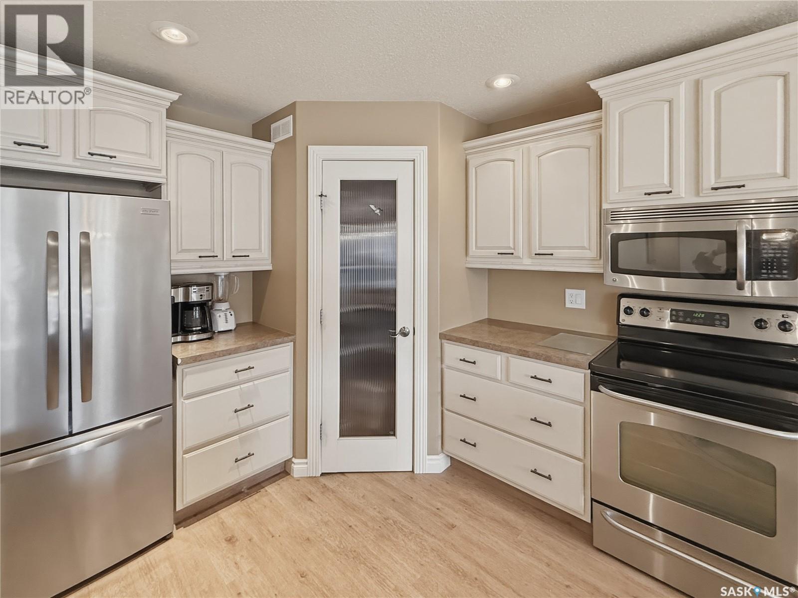 22 500 Battleford Trail, Swift Current, Saskatchewan  S9H 5M7 - Photo 11 - SK033842